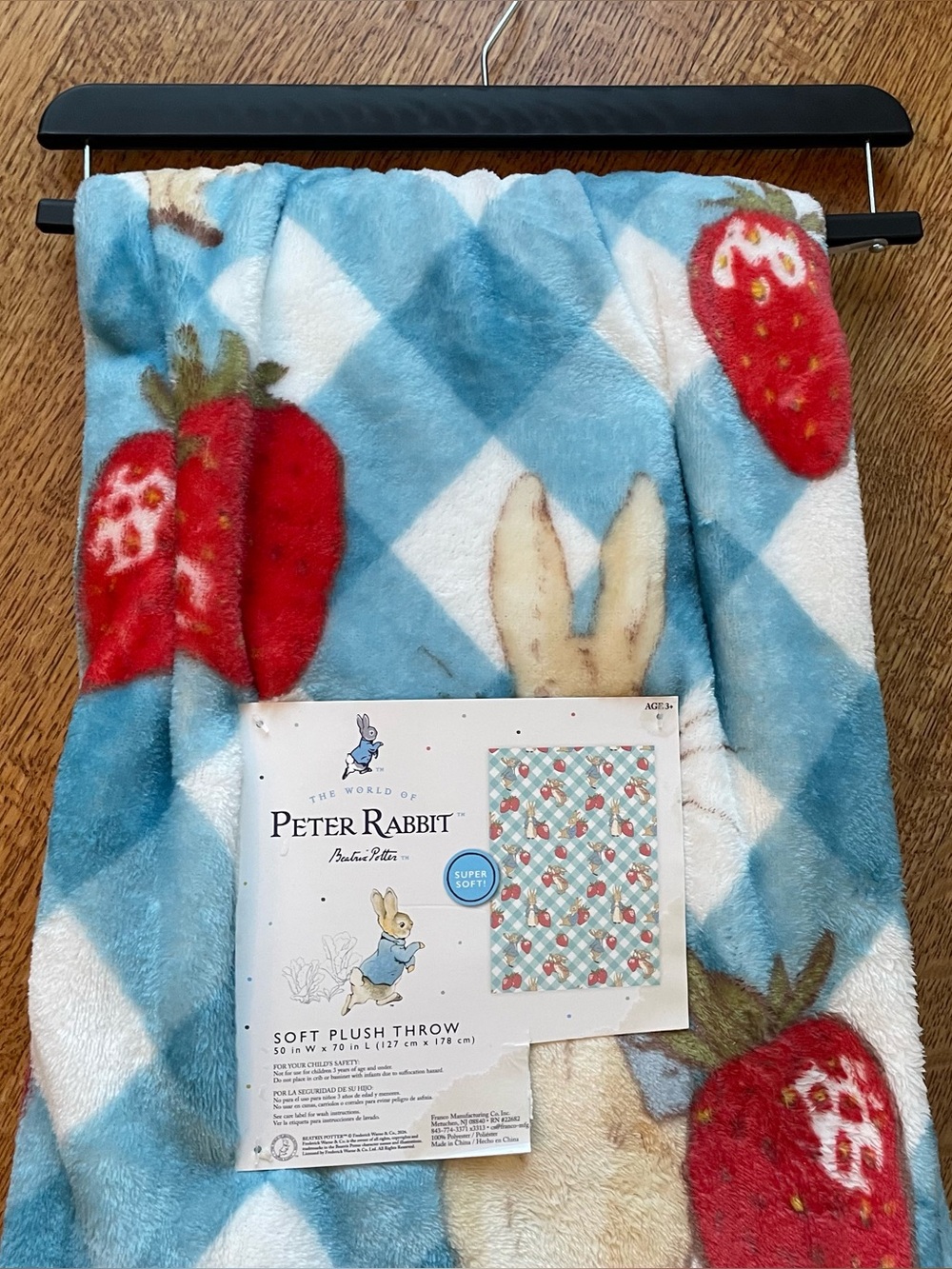 Peter Rabbit Beatrix Potter Strawberry Soft Plush Throw Blanket 50x70 Blue White - Picture 11 of 13
